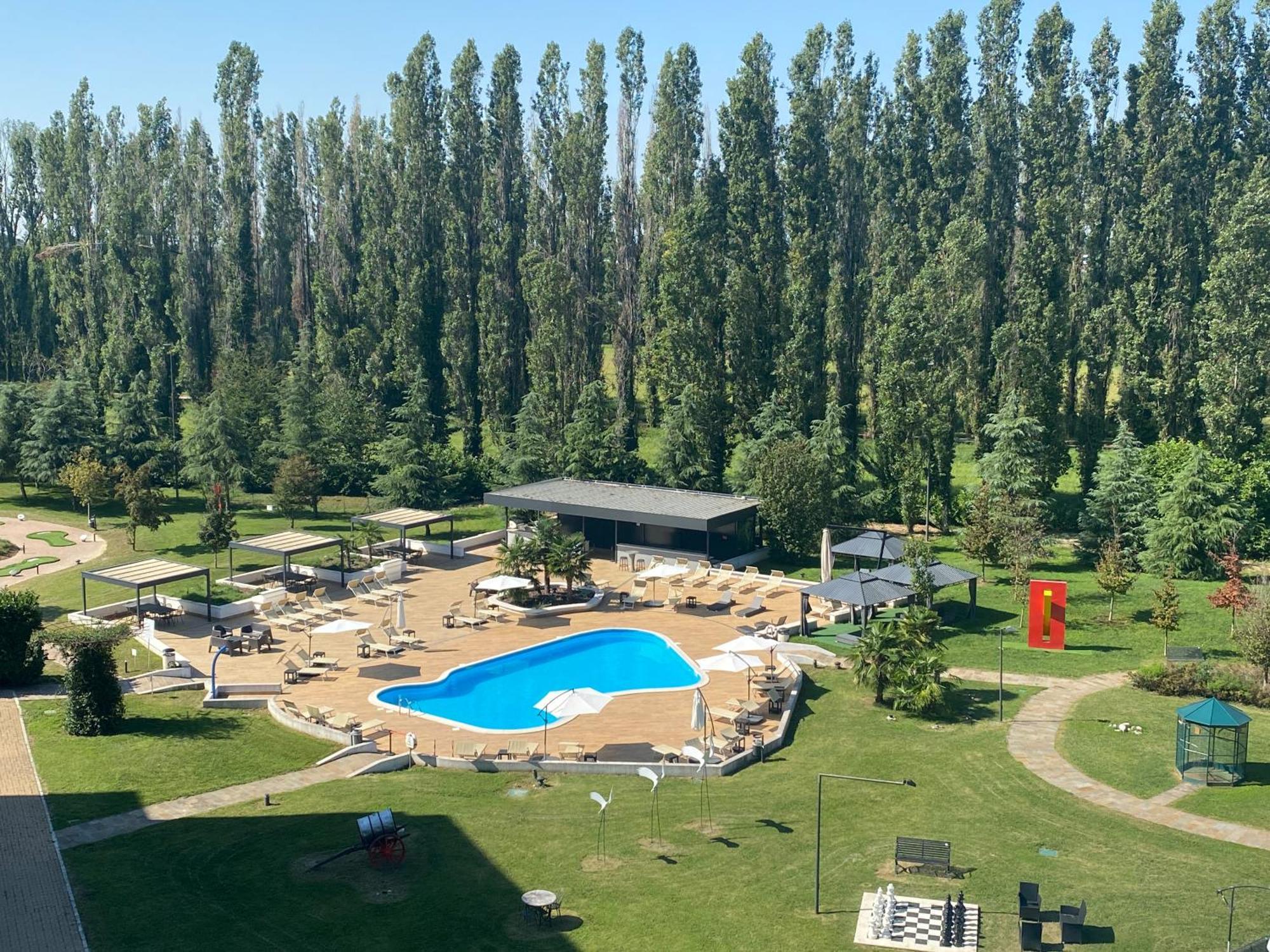 Hotel ibis Styles Milano Est Settala Esterno foto