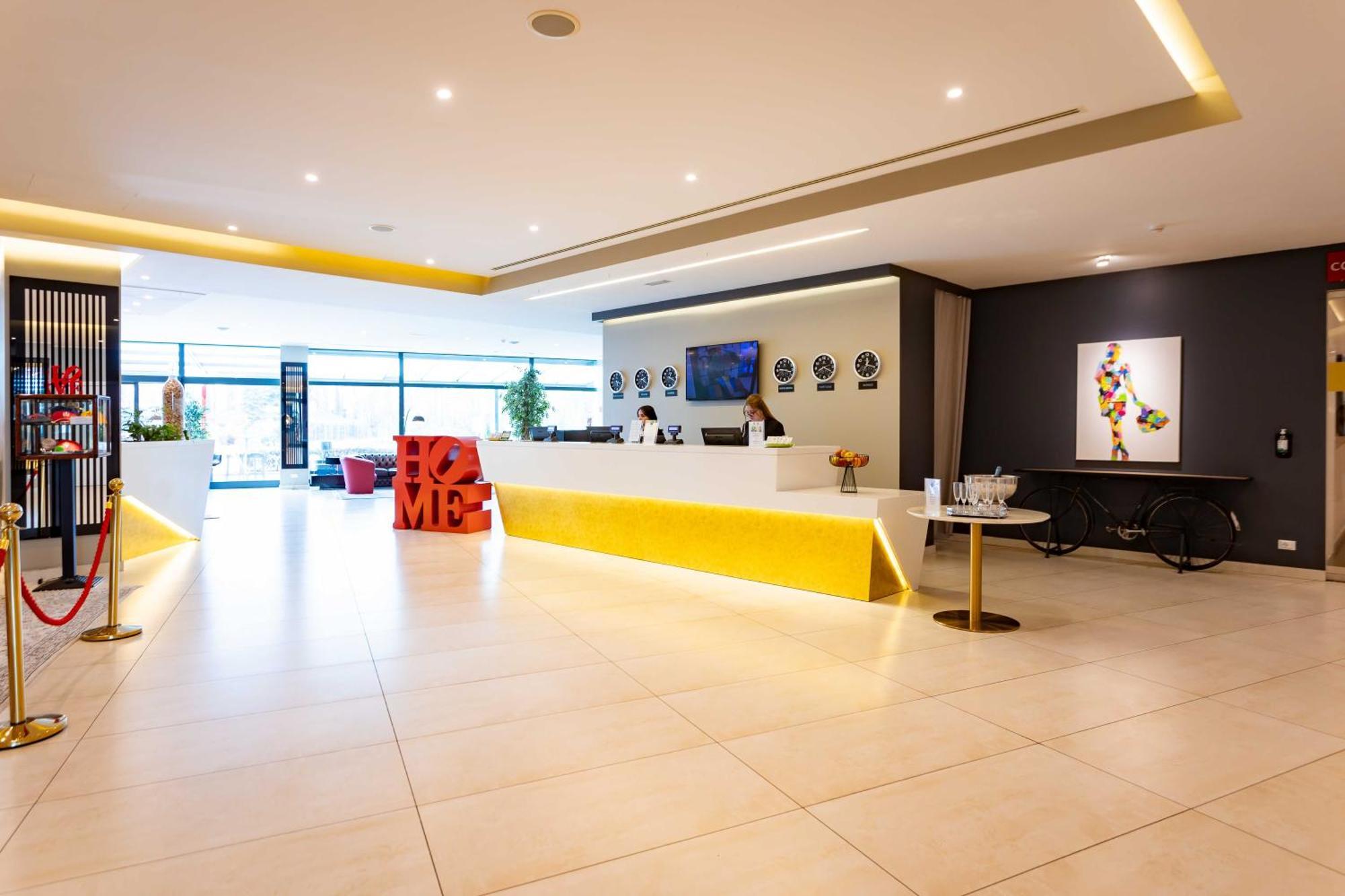 Hotel ibis Styles Milano Est Settala Esterno foto