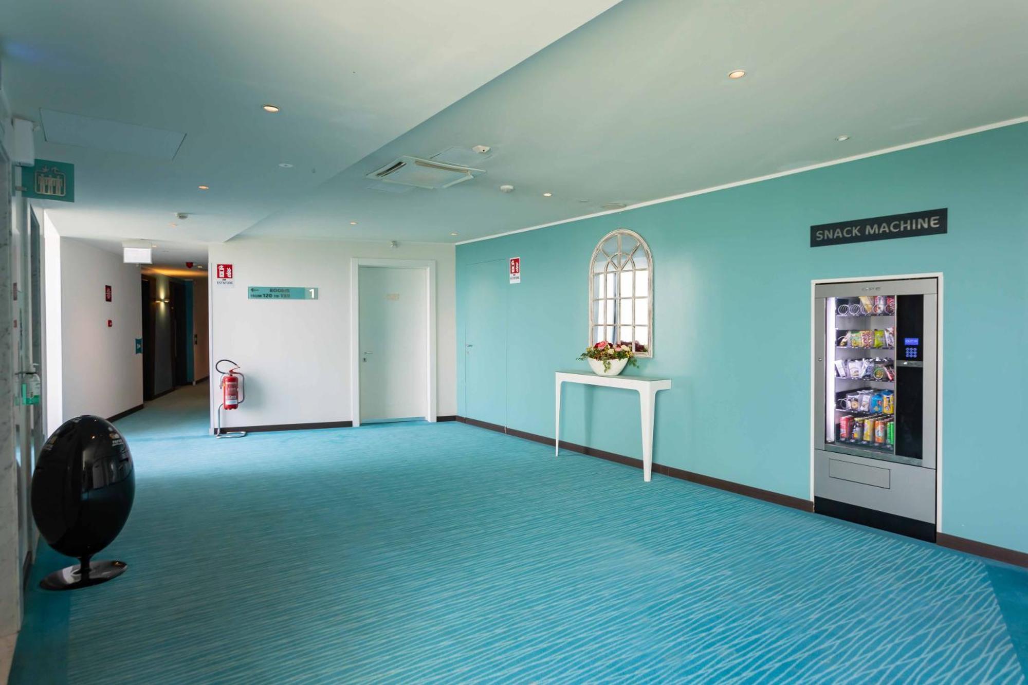 Hotel ibis Styles Milano Est Settala Esterno foto