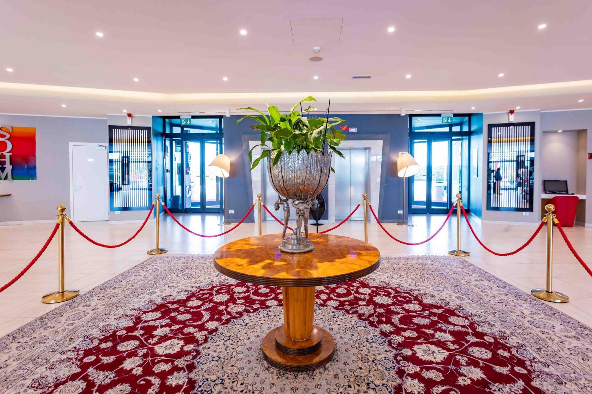Hotel ibis Styles Milano Est Settala Esterno foto