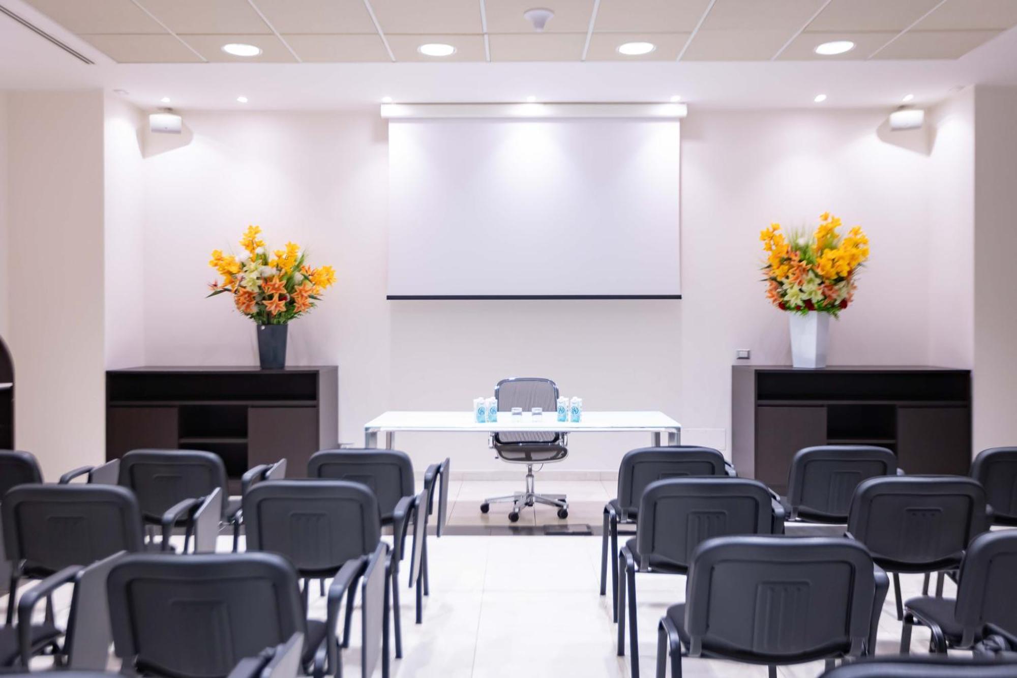 Hotel ibis Styles Milano Est Settala Esterno foto
