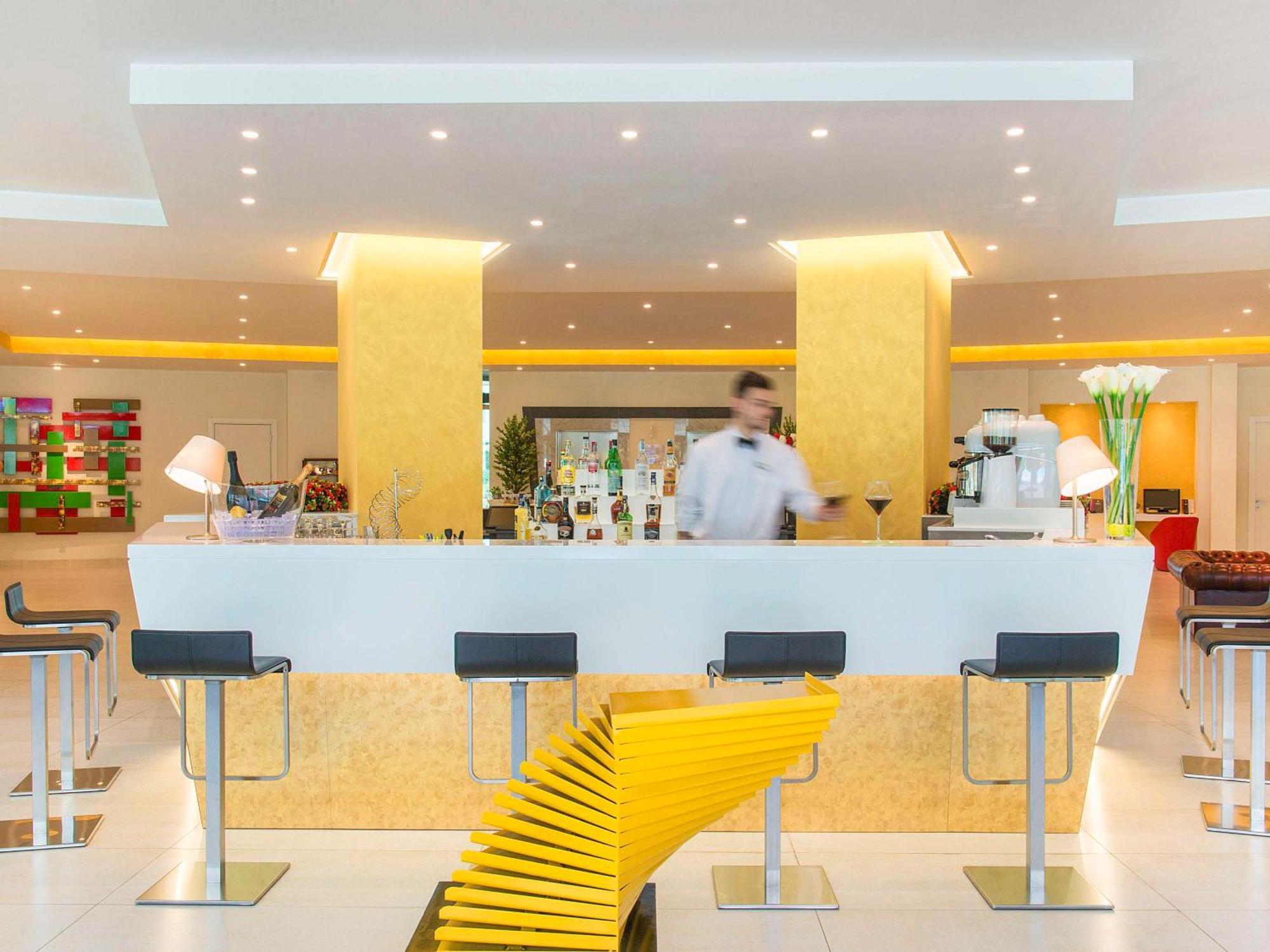 Hotel ibis Styles Milano Est Settala Esterno foto