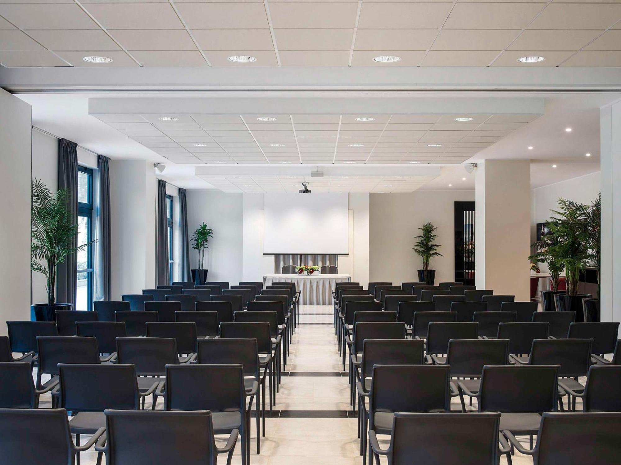 Hotel ibis Styles Milano Est Settala Esterno foto