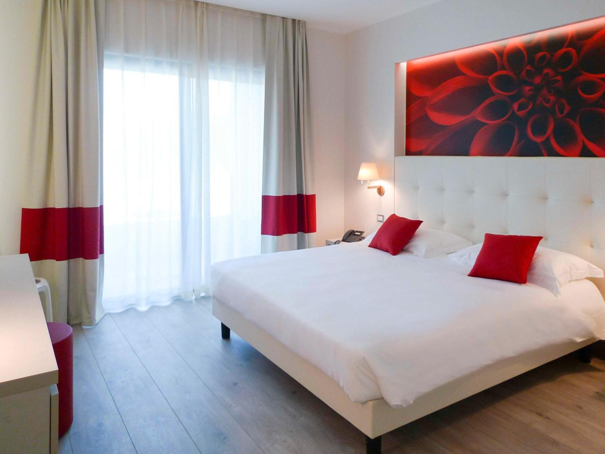 Hotel ibis Styles Milano Est Settala Esterno foto