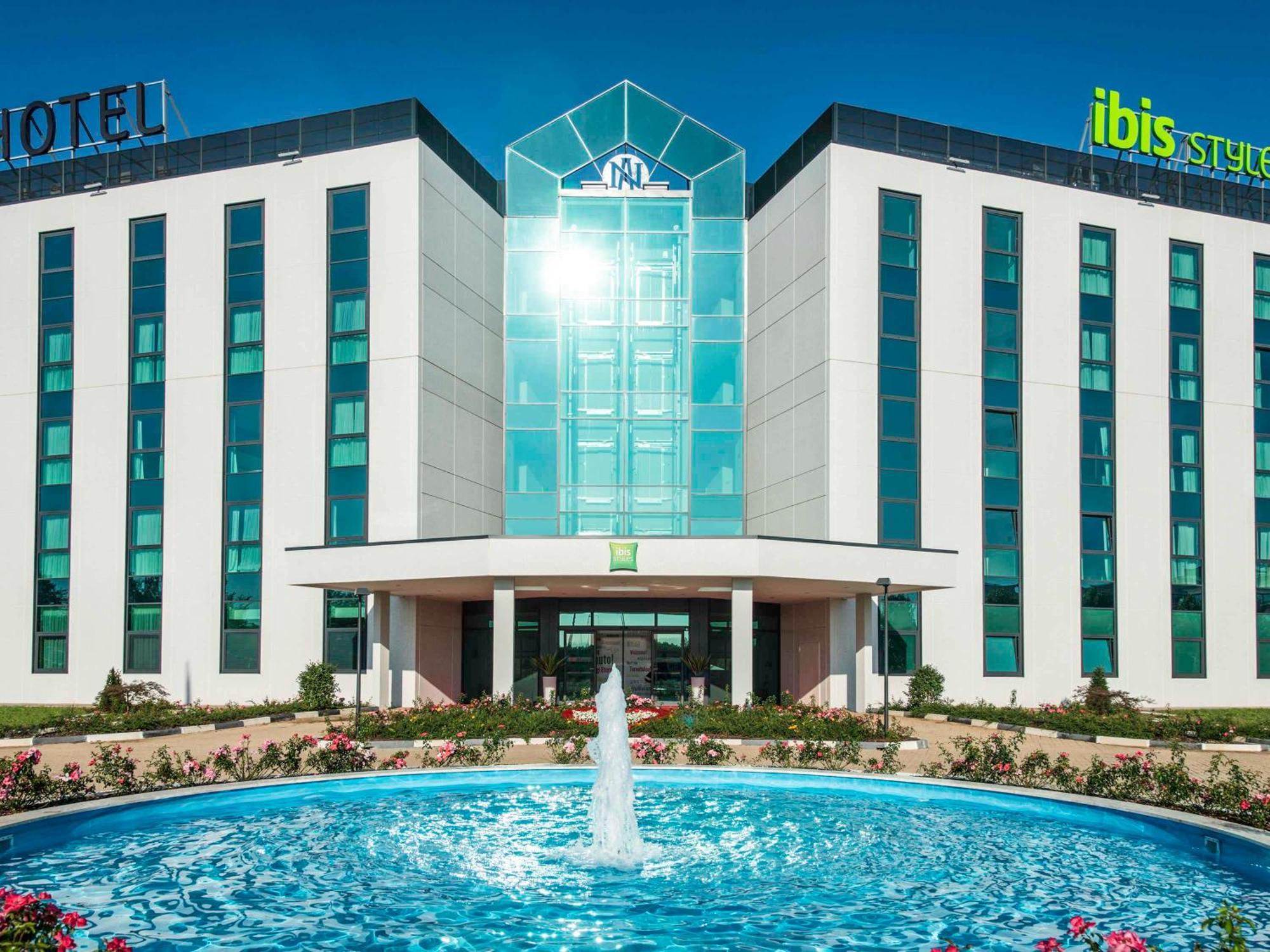 Hotel ibis Styles Milano Est Settala Esterno foto
