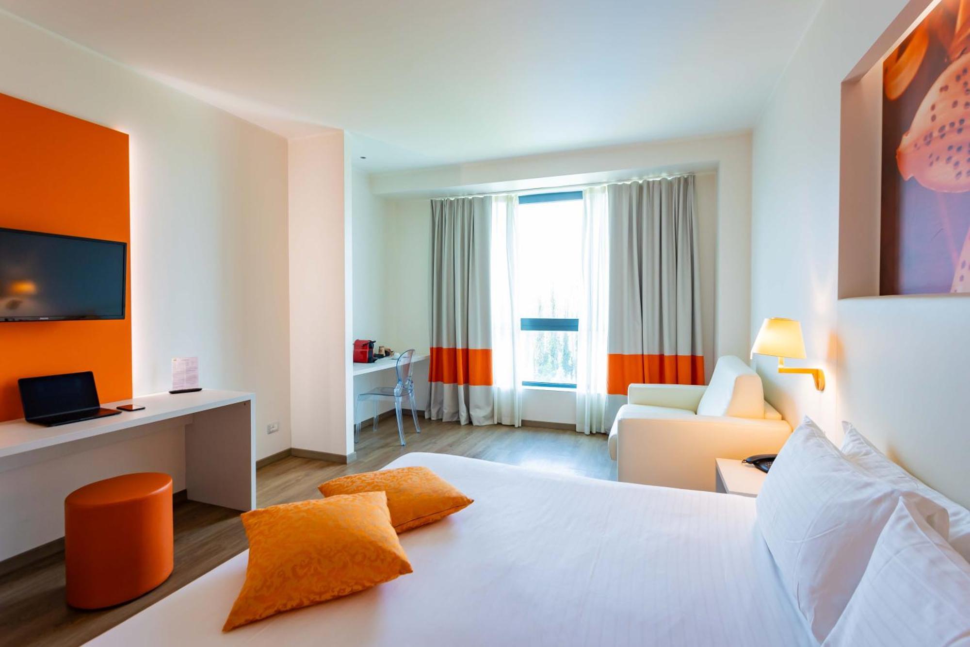 Hotel ibis Styles Milano Est Settala Esterno foto